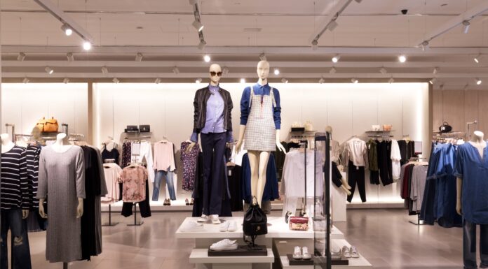 10 franquicias de ropa en Colombia | El éxito en una prenda de vestir Franquicias de ropa en Colombia ¿Cuáles son?