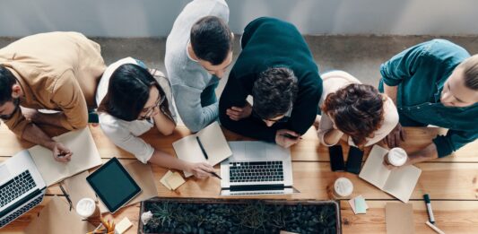 Asesoramiento en Tecnología de la Información (TI): grandes empresas, grandes soluciones Asesoramiento en TI: grandes empresas, grandes soluciones