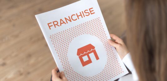 Cómo elegir una franquicia | 10 aspectos a considerar para dar en el clavo Cómo elegir una franquicia