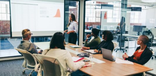 MasLeads cierra una ronda de inversión de 206.000 € con Eoniq Fund y Unitatea (Draper B1) ¿Cómo la consultoría ayuda a mejorar la rentabilidad de una empresa?