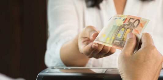 ¿Cómo ayuda la tecnología en el manejo de efectivo de tu restaurante? tecnología y manejo de efectivo en restaurantes