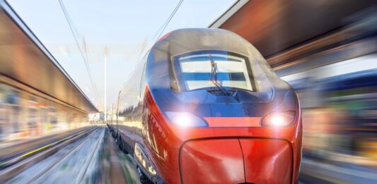 Las flechas rojas de iryo, tu nueva compañía de trenes en España Las flechas rojas de iryo, tu nueva compañía de trenes en España