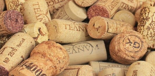 Manualidades con corchos de vino | 15 oportunidades de negocio para ti 15 manualidades con corchos de vino