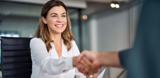 ¿Cuál es la importancia de los emprendimientos y cómo acceder a productos seguros para la piel?