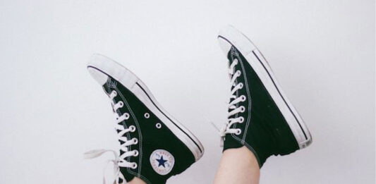 Las Converse continúan siendo la mejor opción de moda en 2023 converse negocios Converse modelo clásico