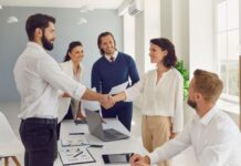 Lujo casino: vestir para impresionar y ganar 8 estrategias de marketing para iniciar un negocio