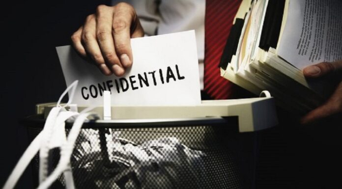 La importancia de la destrucción confidencial en tu negocio Destrucción de documentos confidenciales de una empresa