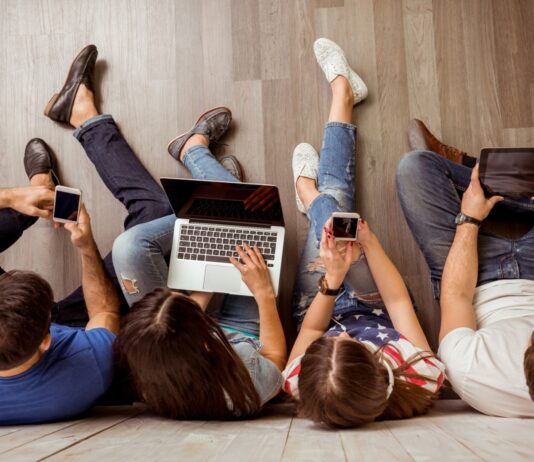 Modelo de negocio e-learning | Características y ejemplos Qué es el modelo de negocio e-learning